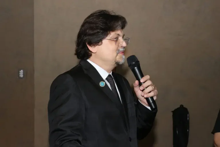 Leandro Cardoso Fernandes assume presidência da Academia de Medicina do Piauí