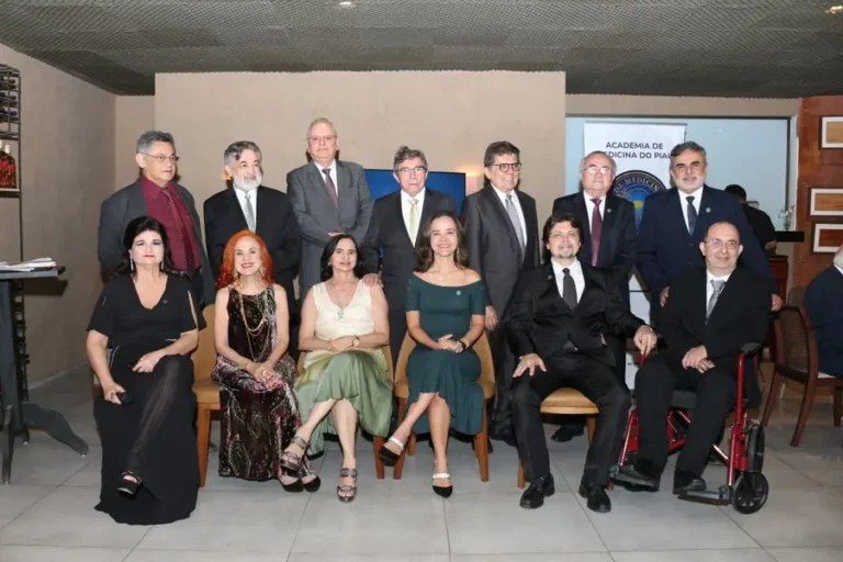 Academia de Medicina do Piauí celebra 50 anos com lançamento de livro comemorativo